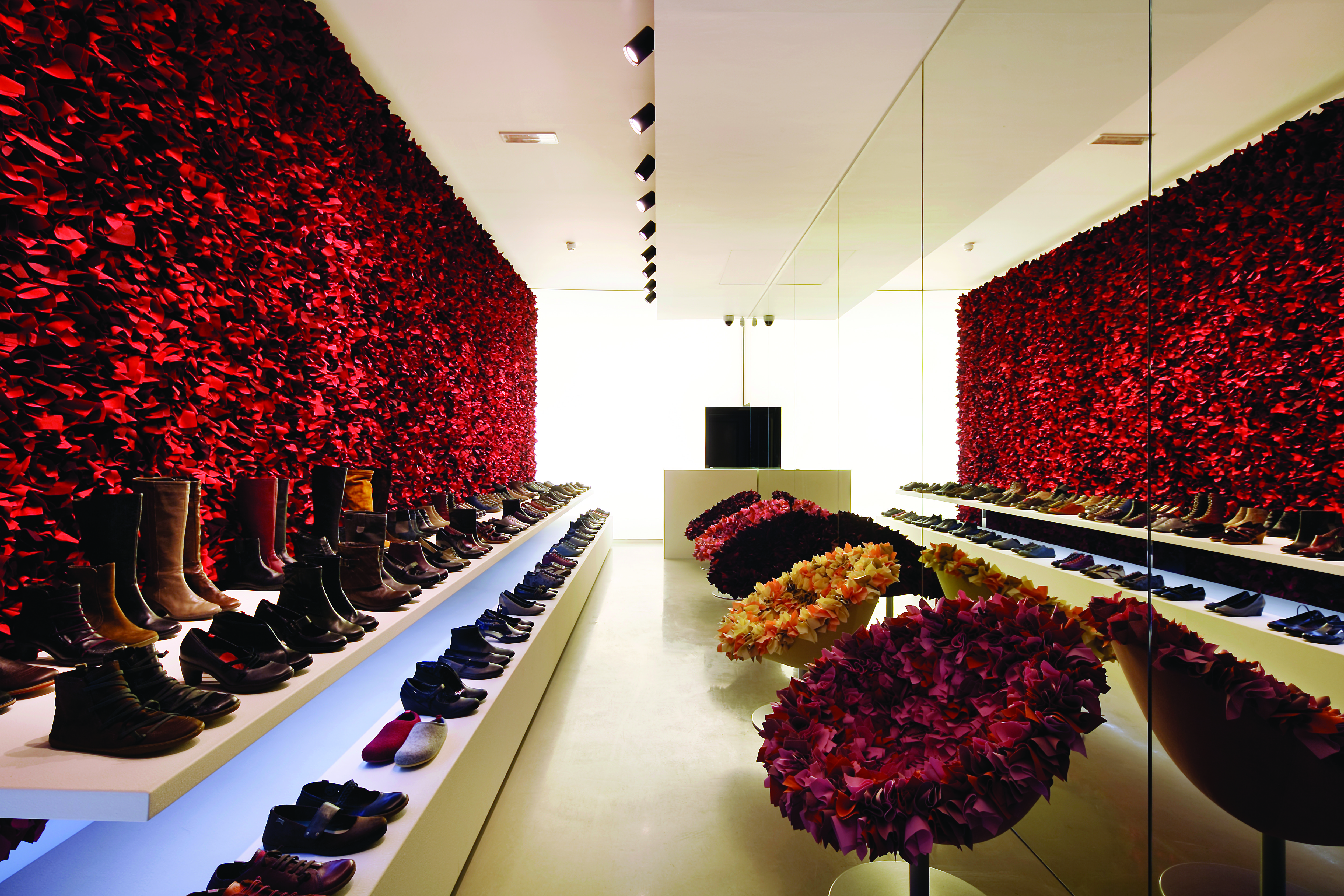 Camper, 50th Anniversary: Our Stores (Fig. 19)