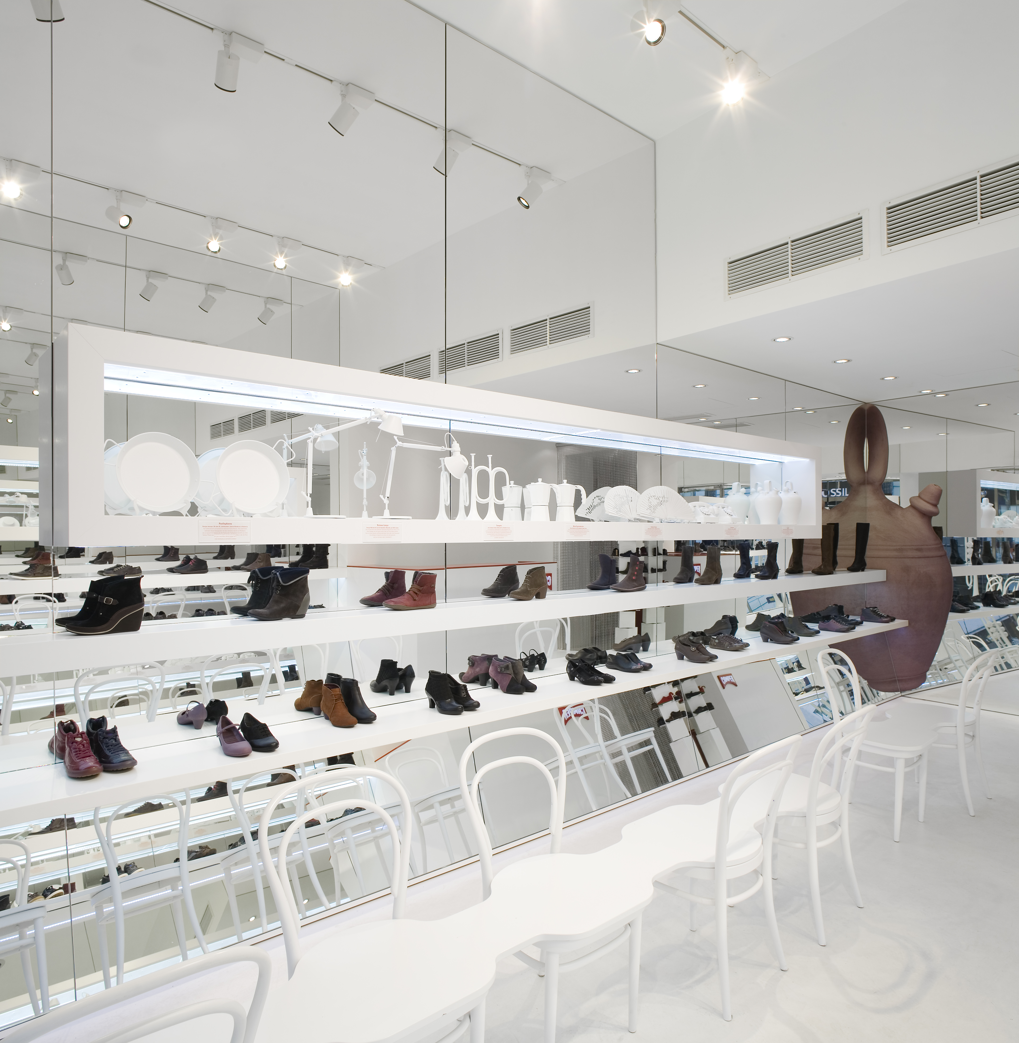 Camper, 50th Anniversary: Our Stores (Fig. 27)